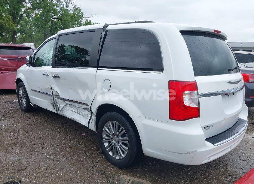 Photo 3 of 2015 Chrysler Town & COUNTRY TOURING-L (VIN 2C4RC1CG6FR507075)