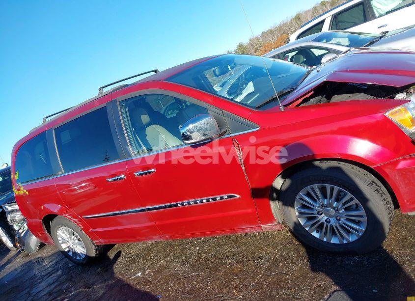 Photo 13 of 2015 Chrysler Town & COUNTRY TOURING-L (VIN 2C4RC1CG6FR562156)