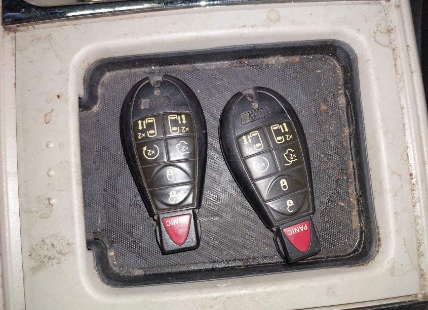 Photo 11 of 2015 Chrysler Town & COUNTRY TOURING-L (VIN 2C4RC1CG6FR572458)