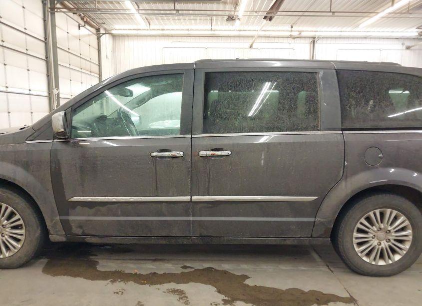 Photo 15 of 2015 Chrysler Town & COUNTRY TOURING-L (VIN 2C4RC1CG6FR572458)