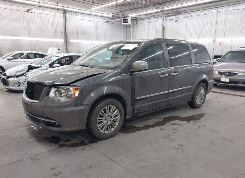 Photo 2 of 2015 Chrysler Town & COUNTRY TOURING-L (VIN 2C4RC1CG6FR572458)