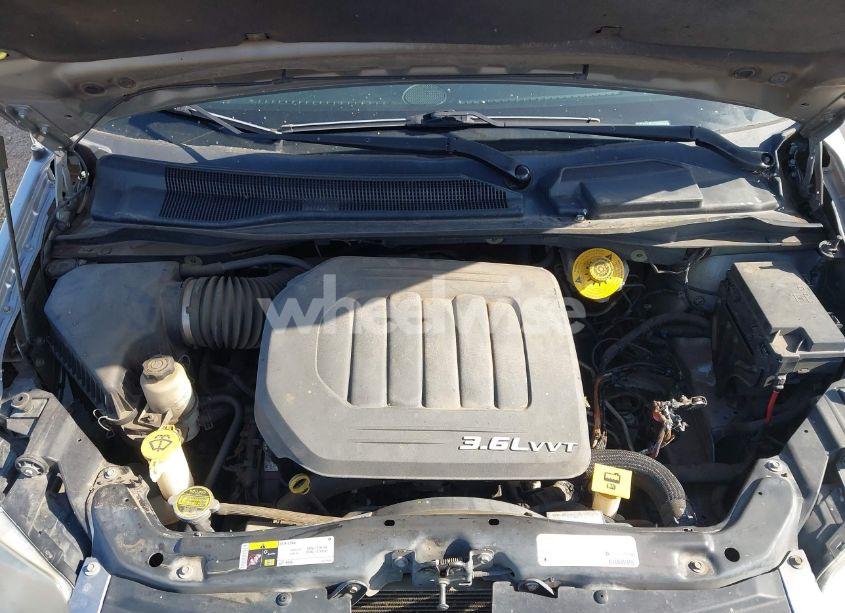 Photo 10 of 2015 Chrysler Town & COUNTRY TOURING-L (VIN 2C4RC1CG6FR638264)