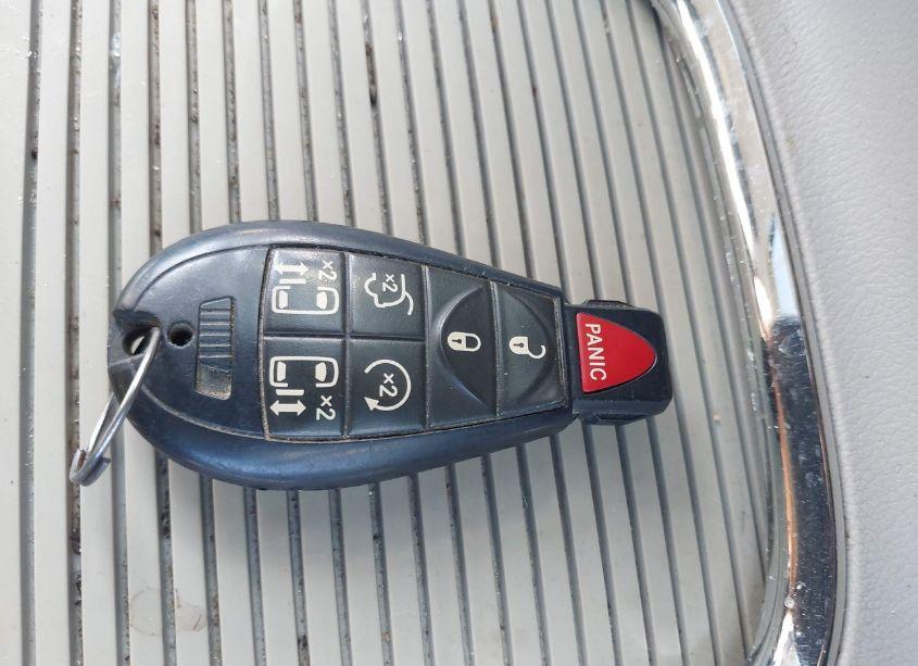 Photo 11 of 2015 Chrysler Town & COUNTRY TOURING-L (VIN 2C4RC1CG6FR644226)