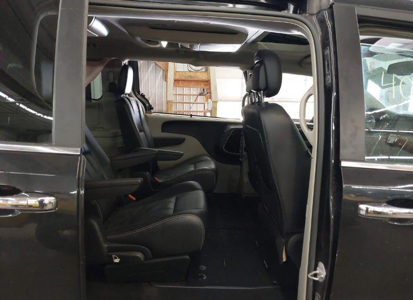 Photo 8 of 2015 Chrysler Town & COUNTRY TOURING-L (VIN 2C4RC1CG6FR644226)