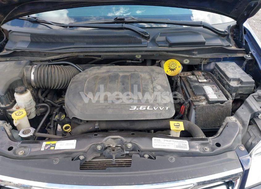 Photo 10 of 2015 Chrysler Town & COUNTRY TOURING-L (VIN 2C4RC1CG6FR673919)