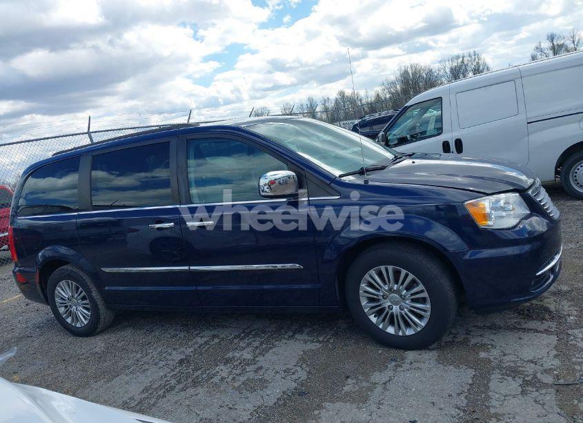 Photo 13 of 2015 Chrysler Town & COUNTRY TOURING-L (VIN 2C4RC1CG6FR673919)