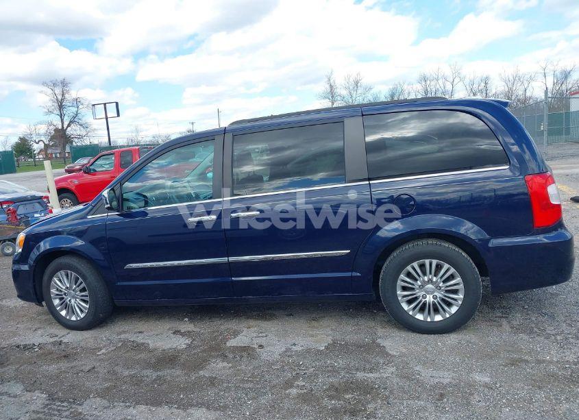 Photo 14 of 2015 Chrysler Town & COUNTRY TOURING-L (VIN 2C4RC1CG6FR673919)