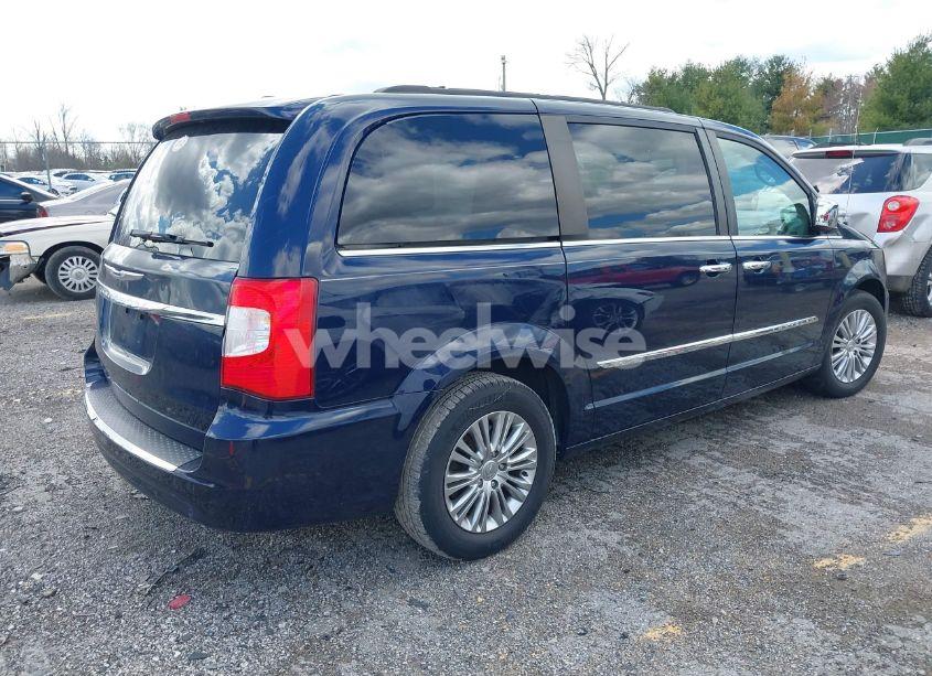 Photo 4 of 2015 Chrysler Town & COUNTRY TOURING-L (VIN 2C4RC1CG6FR673919)