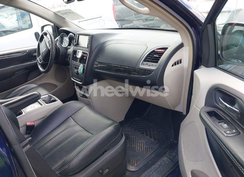 Photo 5 of 2015 Chrysler Town & COUNTRY TOURING-L (VIN 2C4RC1CG6FR673919)