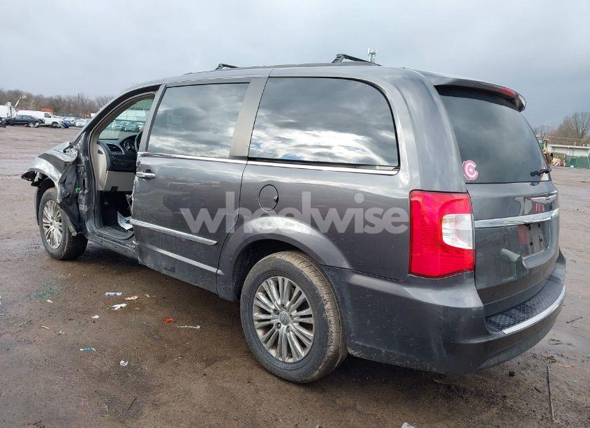 Photo 3 of 2015 Chrysler Town & COUNTRY TOURING-L (VIN 2C4RC1CG6FR697265)