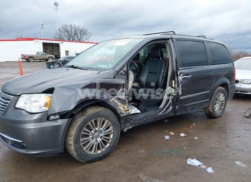 Photo 6 of 2015 Chrysler Town & COUNTRY TOURING-L (VIN 2C4RC1CG6FR697265)