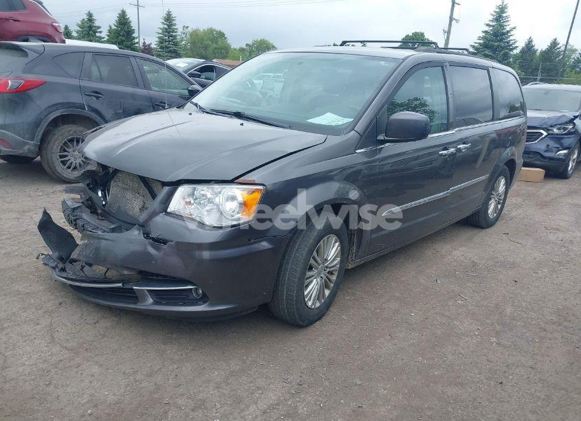 Photo 2 of 2015 Chrysler Town & COUNTRY TOURING-L (VIN 2C4RC1CG6FR705834)