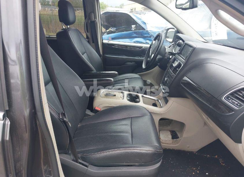 Photo 5 of 2015 Chrysler Town & COUNTRY TOURING-L (VIN 2C4RC1CG6FR705834)