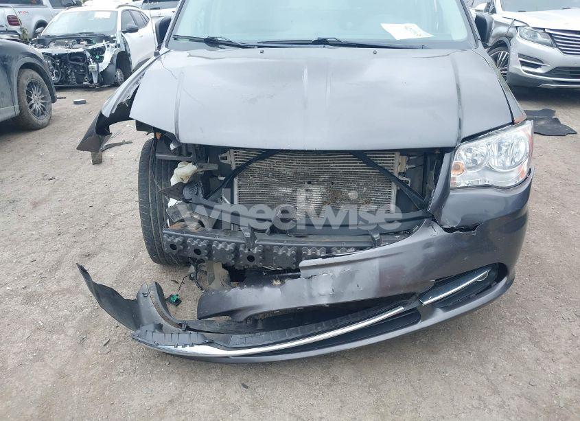 Photo 6 of 2015 Chrysler Town & COUNTRY TOURING-L (VIN 2C4RC1CG6FR705834)