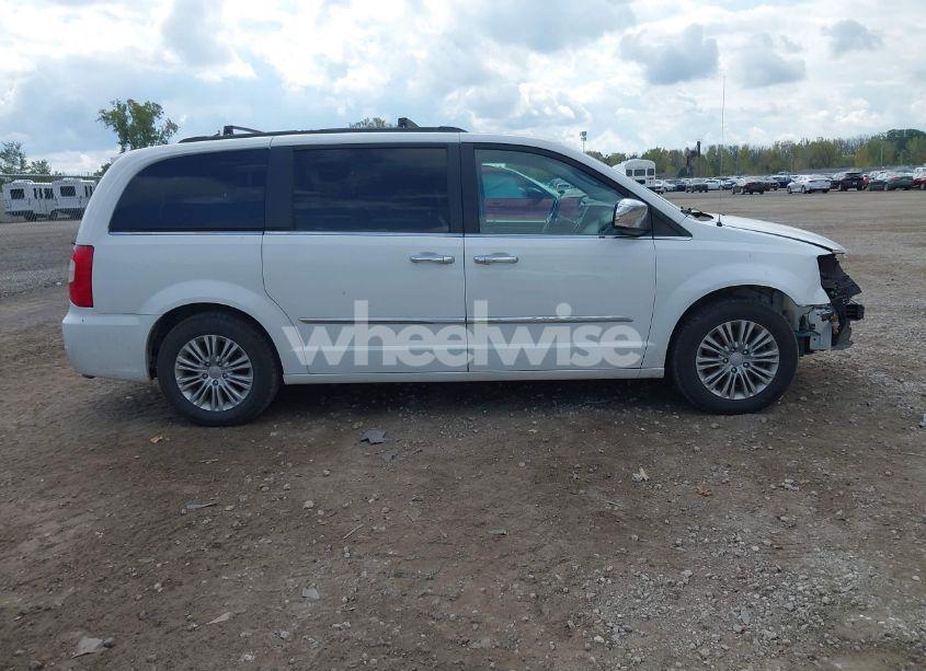Photo 13 of 2015 Chrysler Town & COUNTRY TOURING-L (VIN 2C4RC1CG6FR756024)