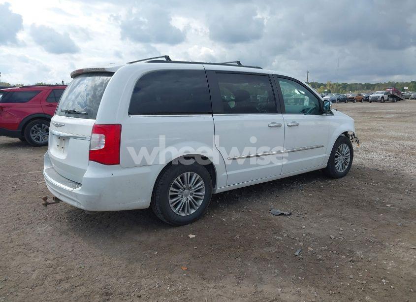 Photo 4 of 2015 Chrysler Town & COUNTRY TOURING-L (VIN 2C4RC1CG6FR756024)
