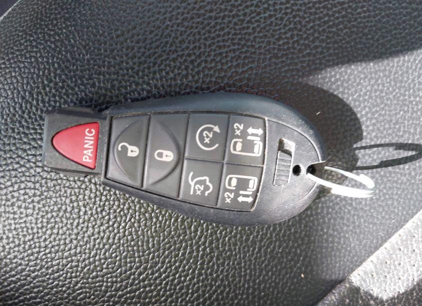 Photo 11 of 2016 Chrysler Town & COUNTRY TOURING-L ANNIVERSARY EDITION (VIN 2C4RC1CG6GR239422)