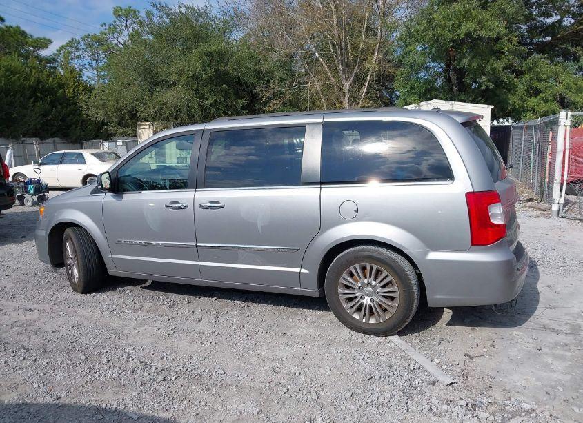 Photo 14 of 2016 Chrysler Town & COUNTRY TOURING-L ANNIVERSARY EDITION (VIN 2C4RC1CG6GR239422)