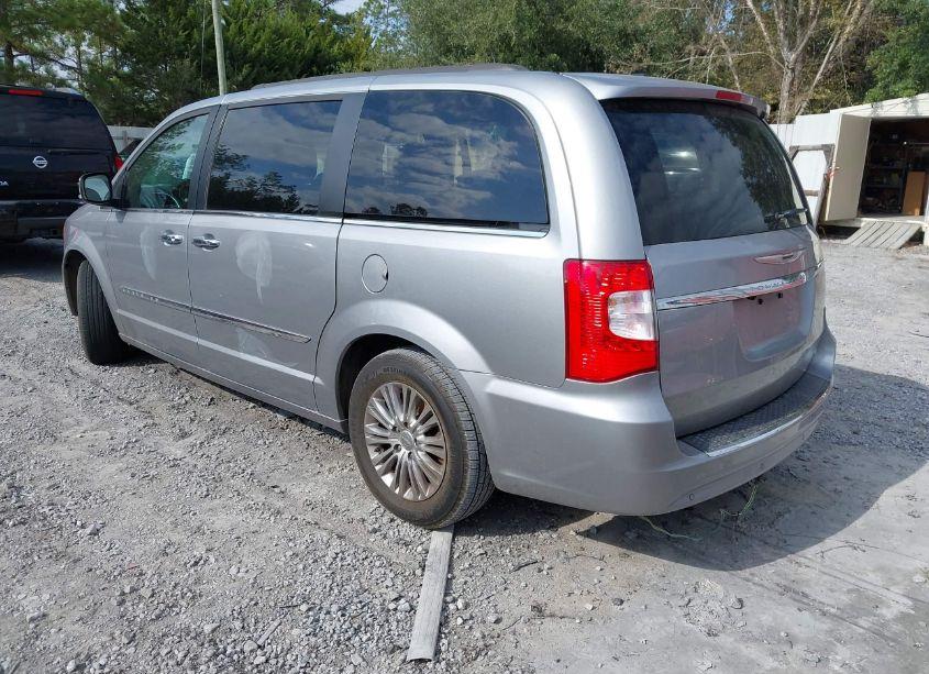 Photo 3 of 2016 Chrysler Town & COUNTRY TOURING-L ANNIVERSARY EDITION (VIN 2C4RC1CG6GR239422)