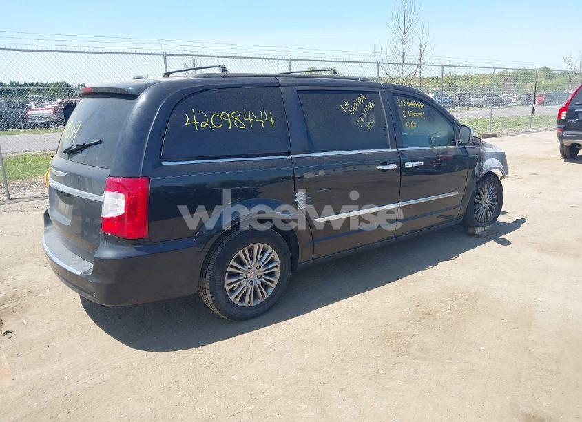 Photo 4 of 2016 Chrysler Town & COUNTRY TOURING-L (VIN 2C4RC1CG6GR248203)