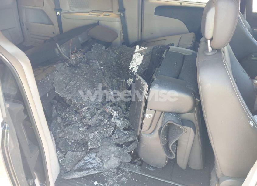 Photo 8 of 2016 Chrysler Town & COUNTRY TOURING-L (VIN 2C4RC1CG6GR248203)