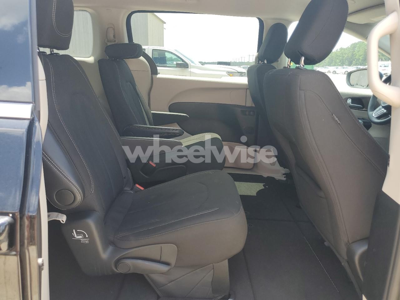 Photo 11 of 2024 CHRYSLER VOYAGER LX (VIN 2C4RC1CG6RR132034)