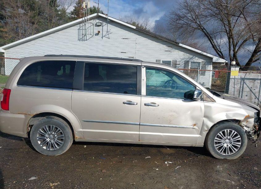 Photo 13 of 2013 Chrysler Town & COUNTRY TOURING-L (VIN 2C4RC1CG7DR511827)