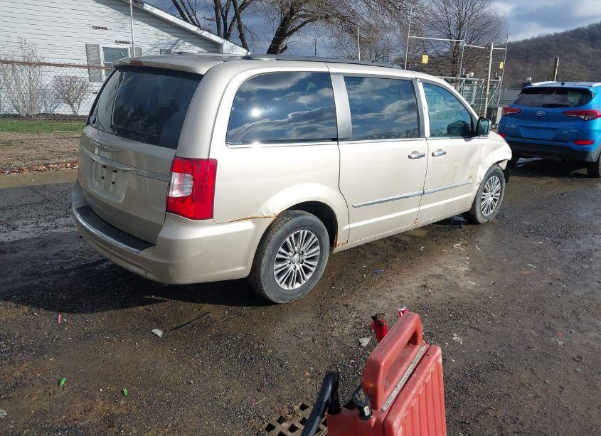 Photo 4 of 2013 Chrysler Town & COUNTRY TOURING-L (VIN 2C4RC1CG7DR511827)