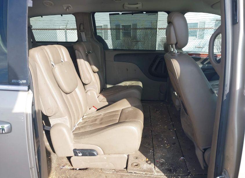 Photo 8 of 2013 Chrysler Town & COUNTRY TOURING-L (VIN 2C4RC1CG7DR511827)
