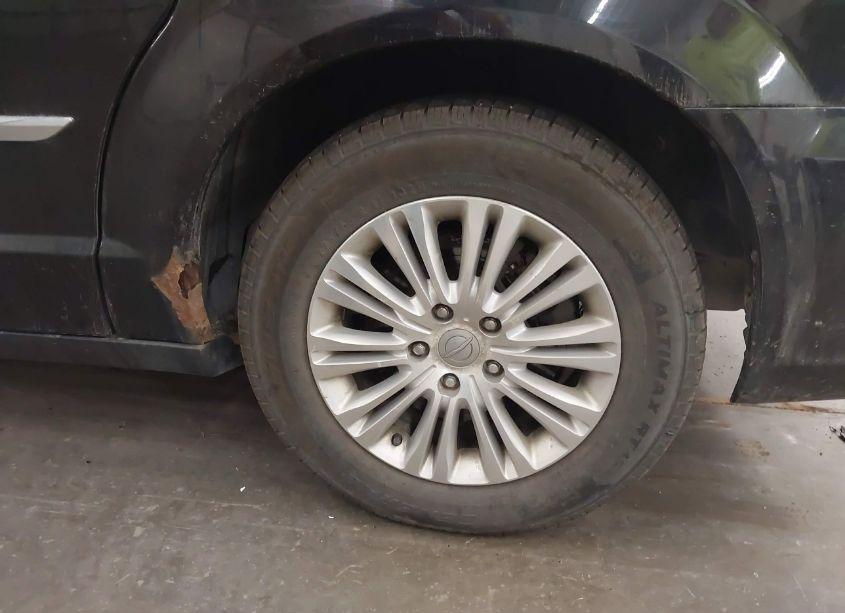 Photo 12 of 2013 Chrysler Town & COUNTRY TOURING-L (VIN 2C4RC1CG7DR512699)