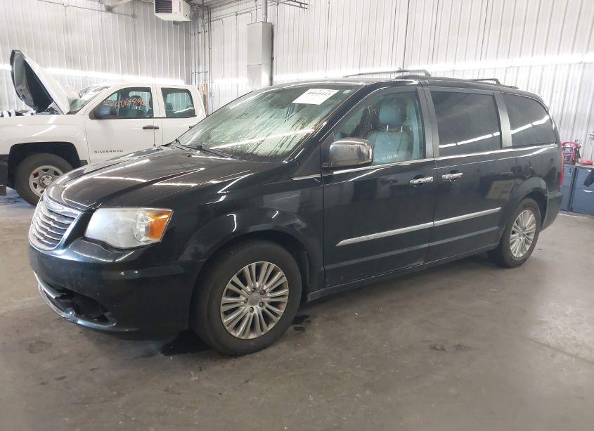 Photo 2 of 2013 Chrysler Town & COUNTRY TOURING-L (VIN 2C4RC1CG7DR512699)