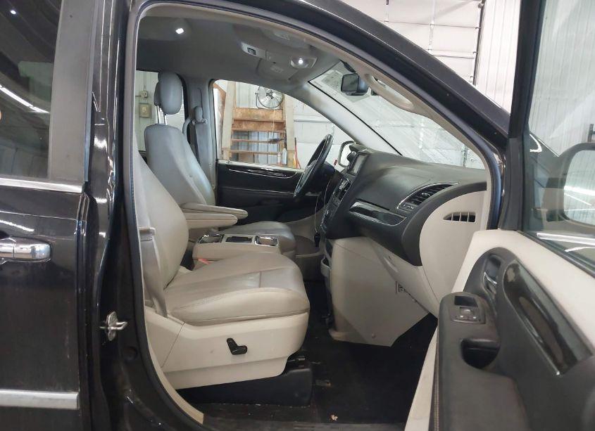 Photo 5 of 2013 Chrysler Town & COUNTRY TOURING-L (VIN 2C4RC1CG7DR512699)