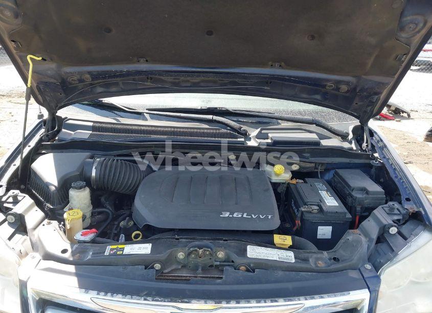 Photo 10 of 2013 Chrysler Town & COUNTRY TOURING-L (VIN 2C4RC1CG7DR570926)