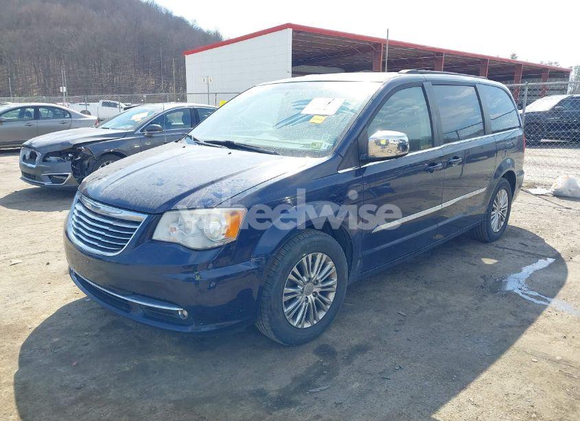 Photo 2 of 2013 Chrysler Town & COUNTRY TOURING-L (VIN 2C4RC1CG7DR570926)