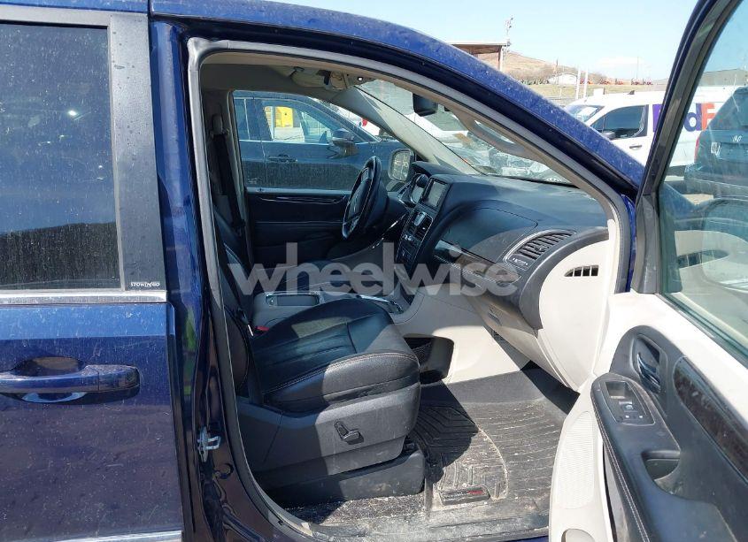 Photo 5 of 2013 Chrysler Town & COUNTRY TOURING-L (VIN 2C4RC1CG7DR570926)