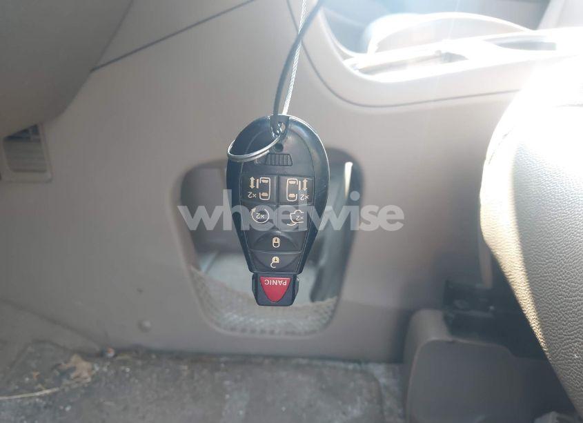 Photo 11 of 2013 Chrysler Town & COUNTRY TOURING-L (VIN 2C4RC1CG7DR646841)