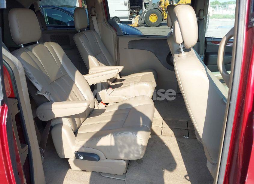 Photo 8 of 2013 Chrysler Town & COUNTRY TOURING-L (VIN 2C4RC1CG7DR646841)