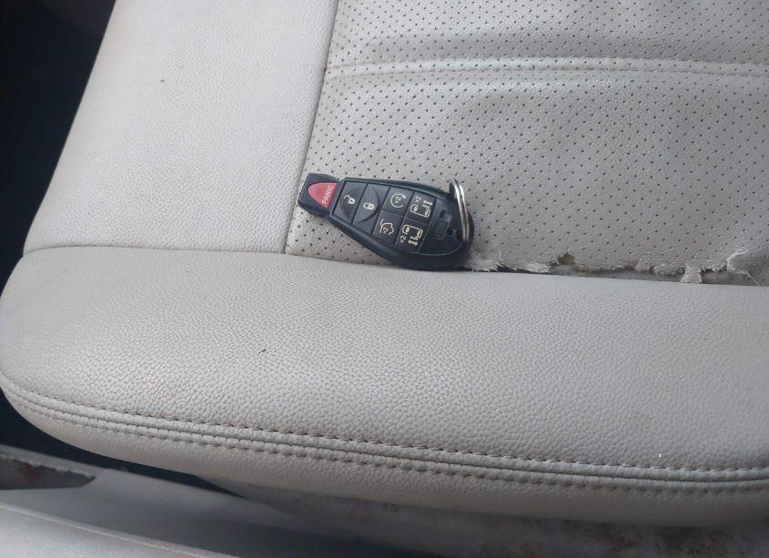 Photo 11 of 2013 Chrysler Town & COUNTRY TOURING-L (VIN 2C4RC1CG7DR668564)