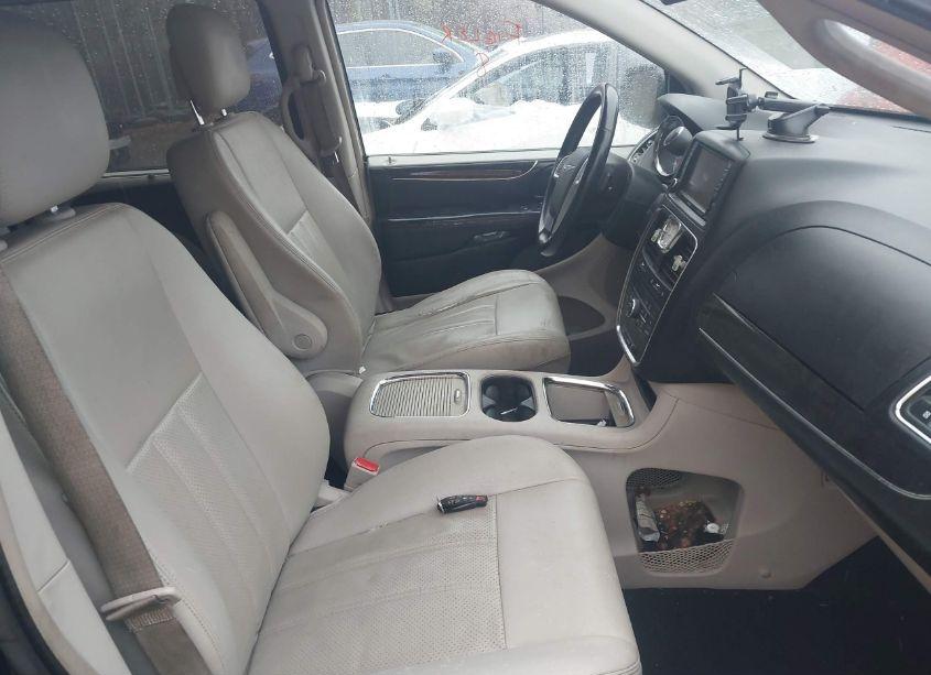 Photo 5 of 2013 Chrysler Town & COUNTRY TOURING-L (VIN 2C4RC1CG7DR668564)