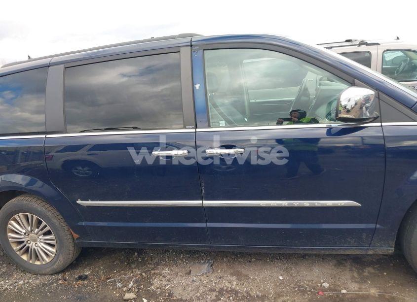 Photo 13 of 2013 Chrysler Town & COUNTRY TOURING-L (VIN 2C4RC1CG7DR676938)