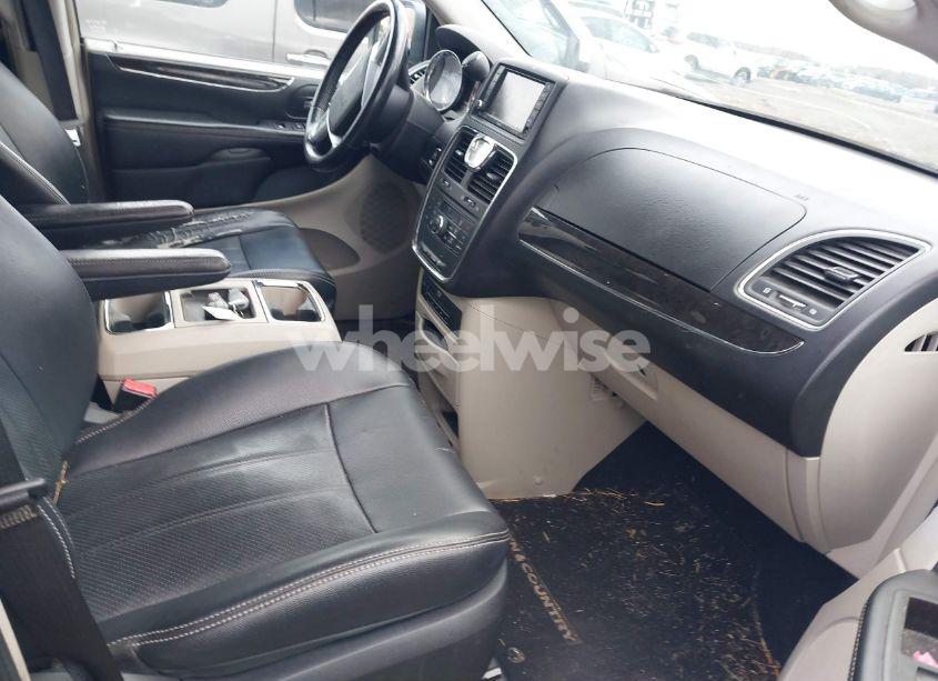 Photo 5 of 2013 Chrysler Town & COUNTRY TOURING-L (VIN 2C4RC1CG7DR676938)