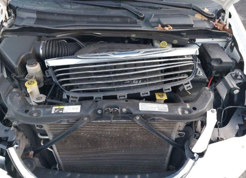 Photo 10 of 2013 Chrysler Town & COUNTRY TOURING-L (VIN 2C4RC1CG7DR712031)