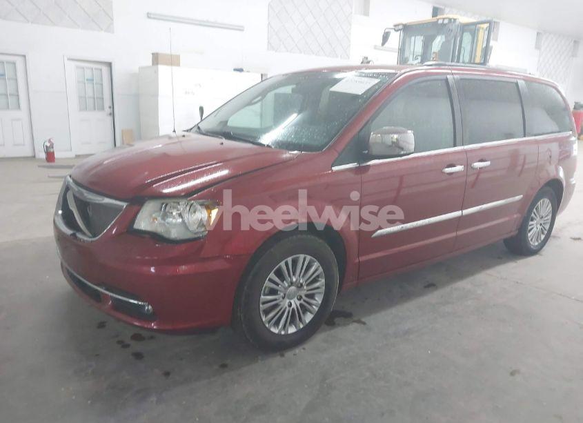 Photo 2 of 2013 Chrysler Town & COUNTRY TOURING-L (VIN 2C4RC1CG7DR810542)