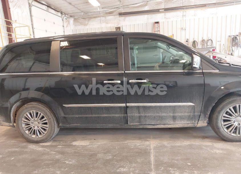 Photo 13 of 2013 Chrysler Town & COUNTRY TOURING-L (VIN 2C4RC1CG7DR818365)