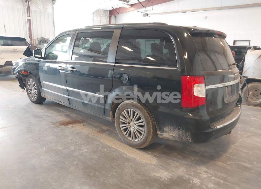 Photo 3 of 2013 Chrysler Town & COUNTRY TOURING-L (VIN 2C4RC1CG7DR818365)