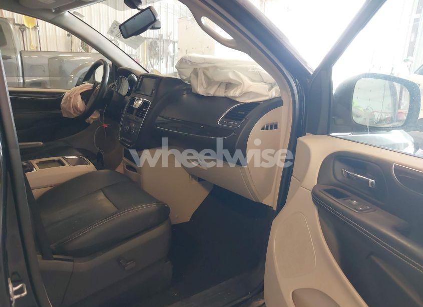 Photo 5 of 2013 Chrysler Town & COUNTRY TOURING-L (VIN 2C4RC1CG7DR818365)