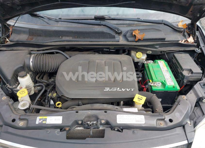 Photo 10 of 2014 Chrysler Town & COUNTRY TOURING-L (VIN 2C4RC1CG7ER132831)