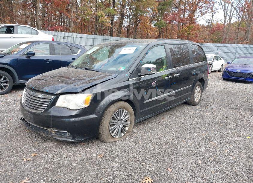 Photo 2 of 2014 Chrysler Town & COUNTRY TOURING-L (VIN 2C4RC1CG7ER132831)