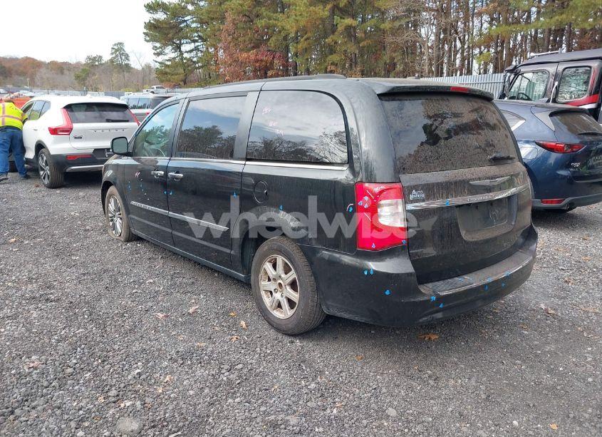 Photo 3 of 2014 Chrysler Town & COUNTRY TOURING-L (VIN 2C4RC1CG7ER132831)