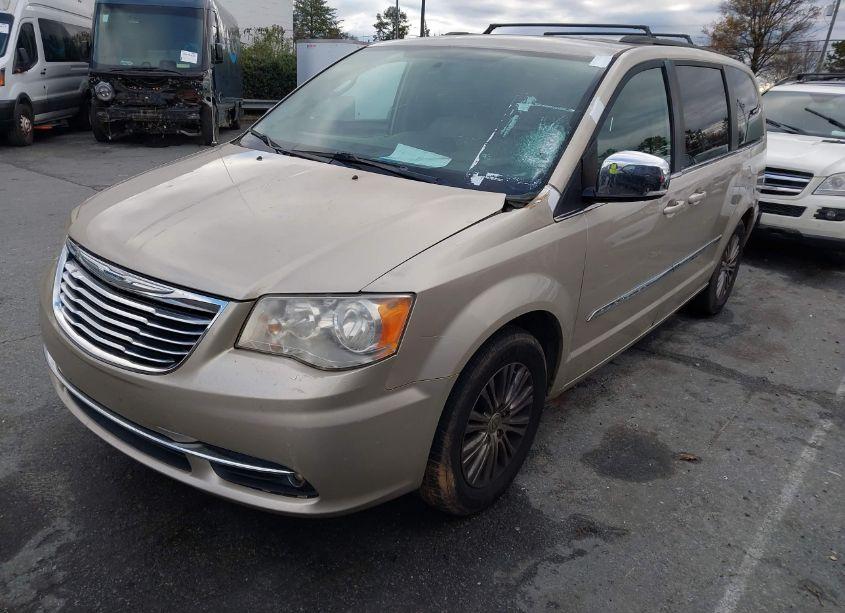 Photo 2 of 2014 Chrysler Town & COUNTRY TOURING-L (VIN 2C4RC1CG7ER165733)